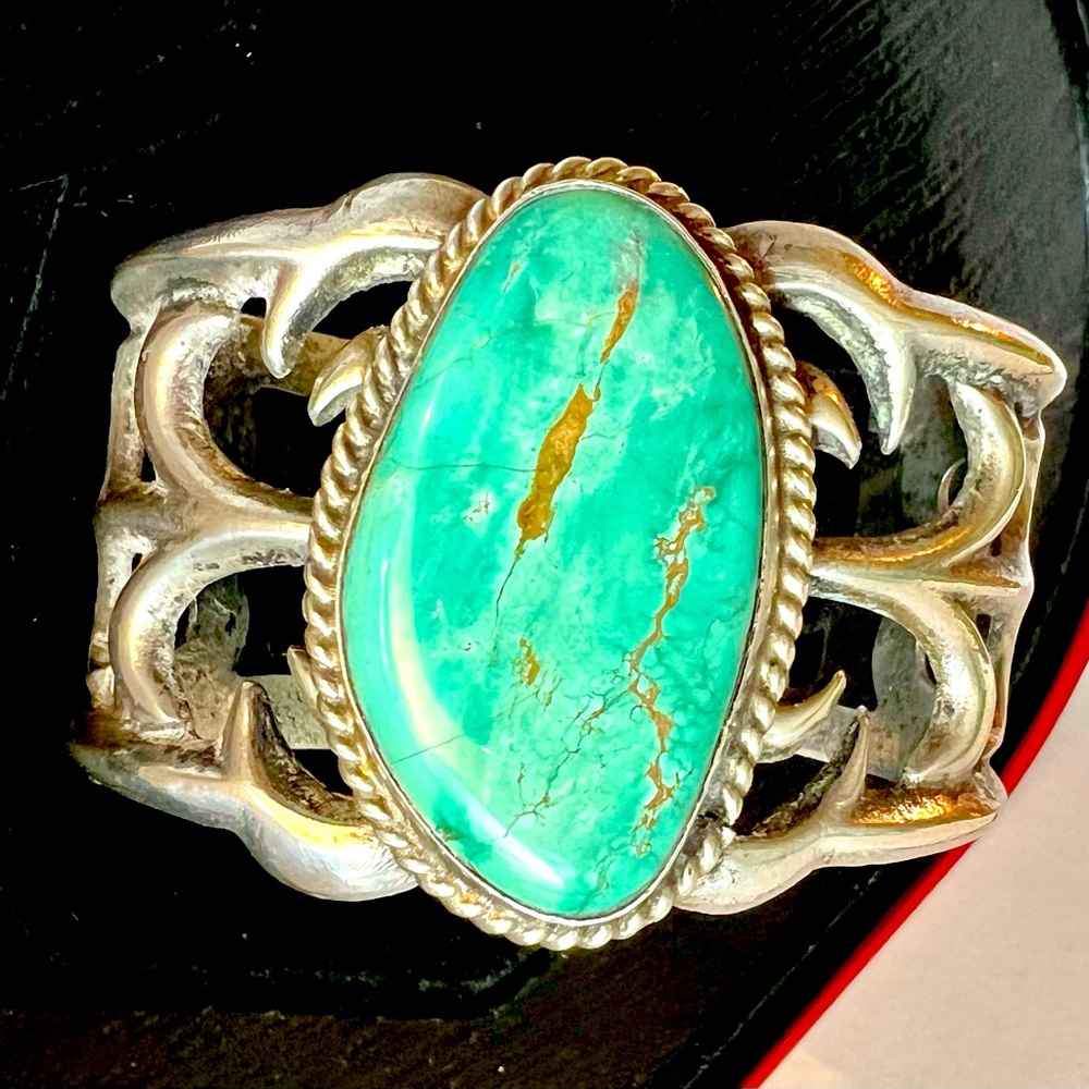 Native Sterling & Turquoise Cuff- almost 80 grams! Stunning piece of jewelry!